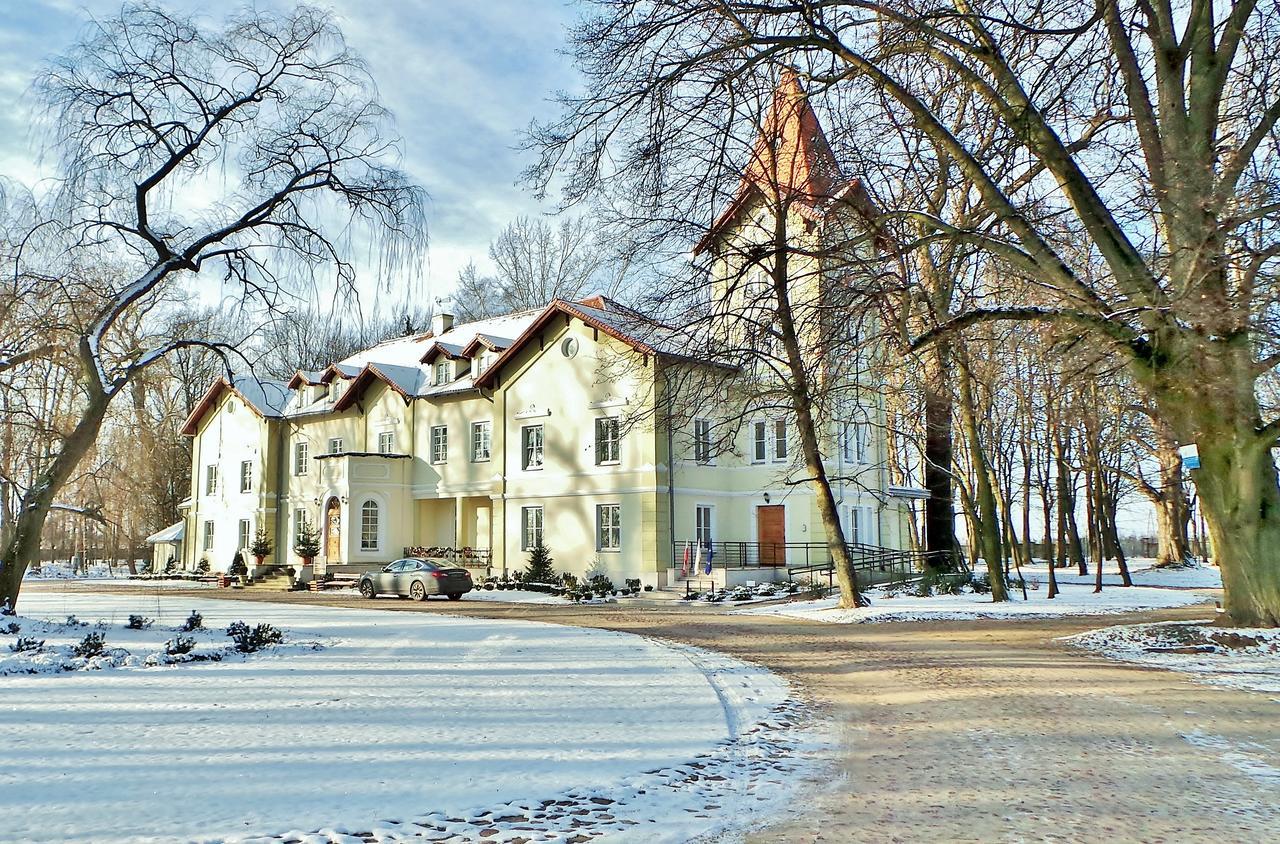 Palac Kobylin Exteriér fotografie